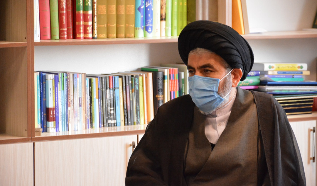 حجت الاسلام والمسلمین سید مهدی قریشی در دیدار رئیس و اعضای هیات علمی دانشکده ادبیات و علوم انسانی دانشگاه ارومیه به اهمیت نقش علوم انسانی تاکید نمود